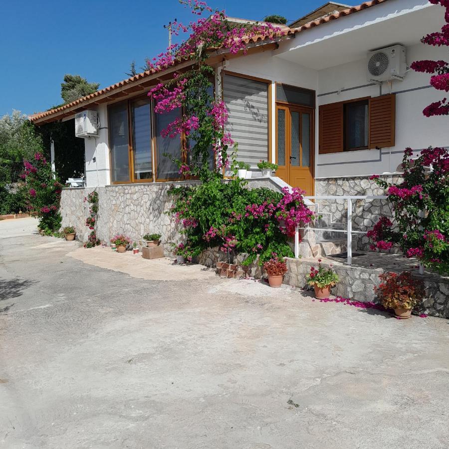 Denni'S Home Sarande Exterior photo